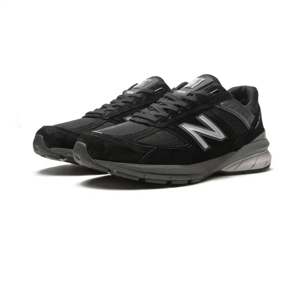 990 V5 "CORE BLACK"