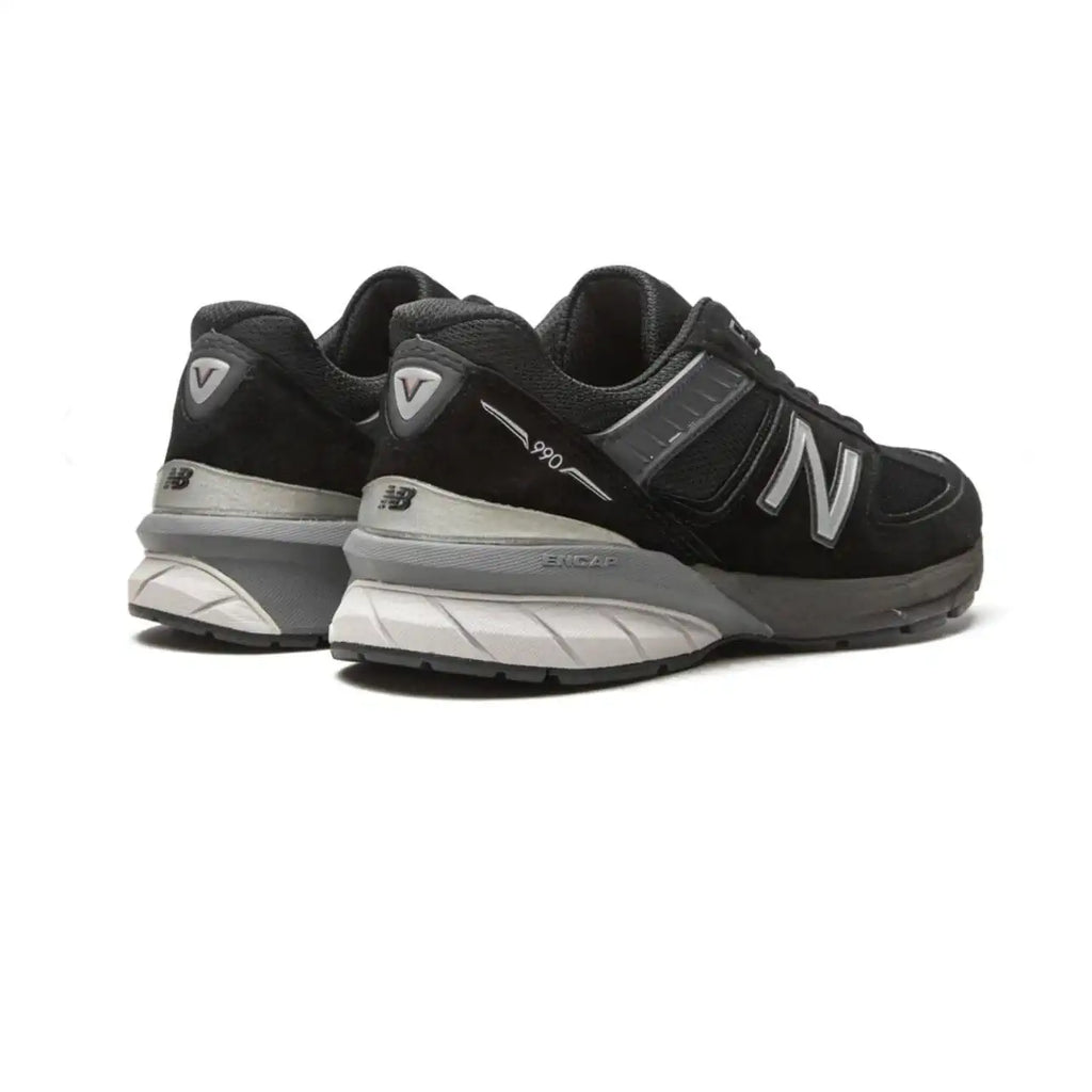 990 V5 "CORE BLACK"