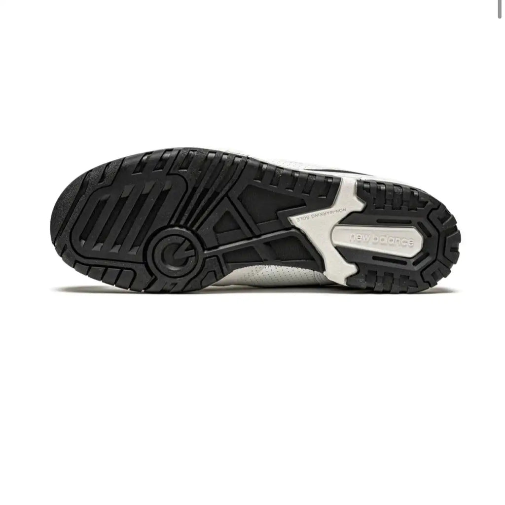 NEW BALANCE 550 "WHITE / BLACK"